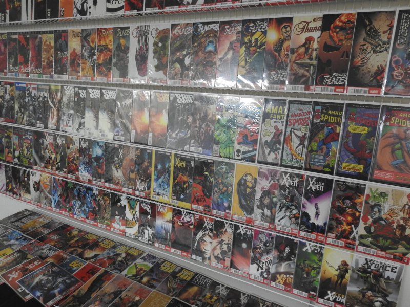 Huge Lot 150+ Comics W/X-Men, Wolverine, Thunderbolts+ Avg VF-NM Condition!