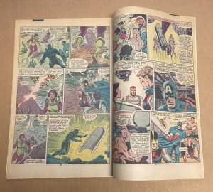 Avengers #263  ( 5.0 VG/FN ) / John Buscema Art / Newsstand / January 1986