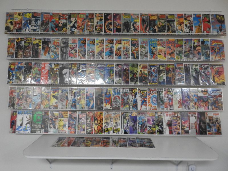 Huge Lot 120+ Comics W/ Batman, Justice League, Ghosts+ Avg Fine+ Condition!!