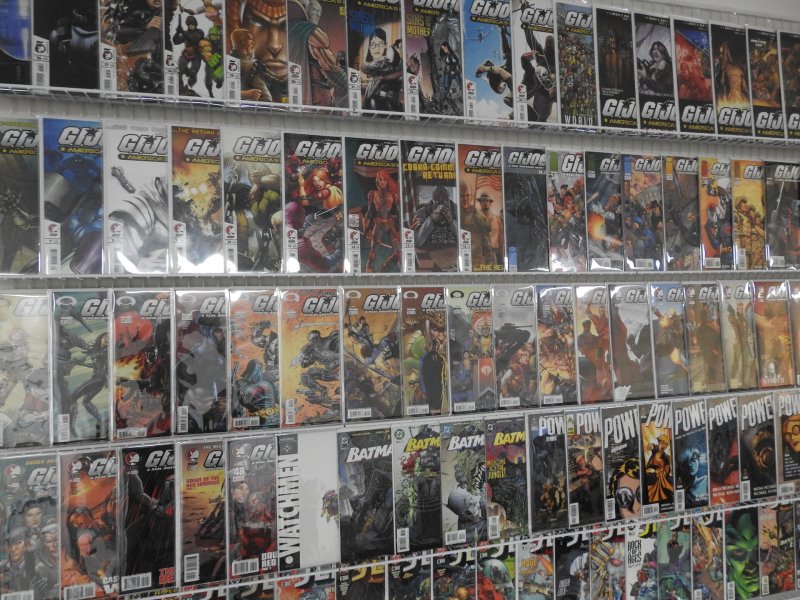 Huge Lot 140+ Comics W/ GI Joe, JLA, Batman, +More! Avg VF/NM Condition!