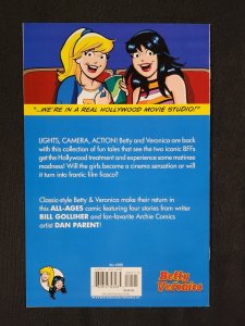 Archie Comics #1 - 2PC Betty & Veronica & Xmas Spectacular (9.2ob) 2018