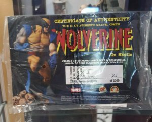 Wolverine on Skulls Statue w/COA & Box - X-Men - Diamond Select - #304/2500