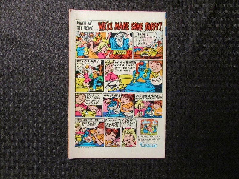 1975 LOONEY TUNES #5 VG+ 4.5 Whitman Logo Variant - Bugs Bunny & Sam The Clam