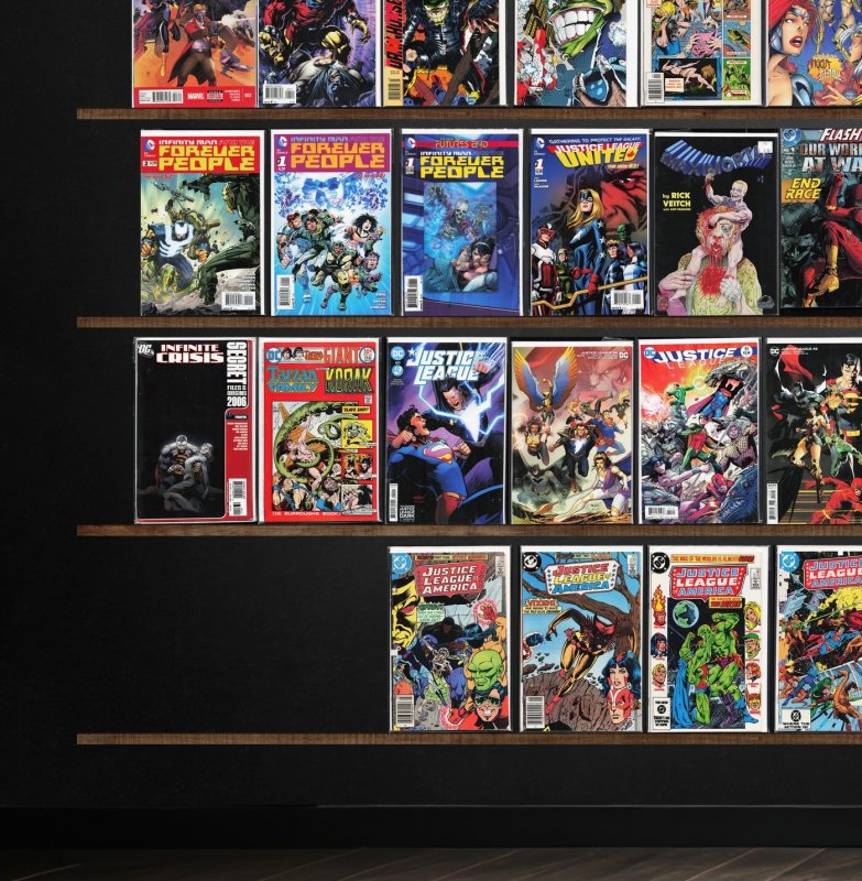 Huge Lot 150+ Comics with Blue Beetle, Captain Atom, Superman / Batman & More!