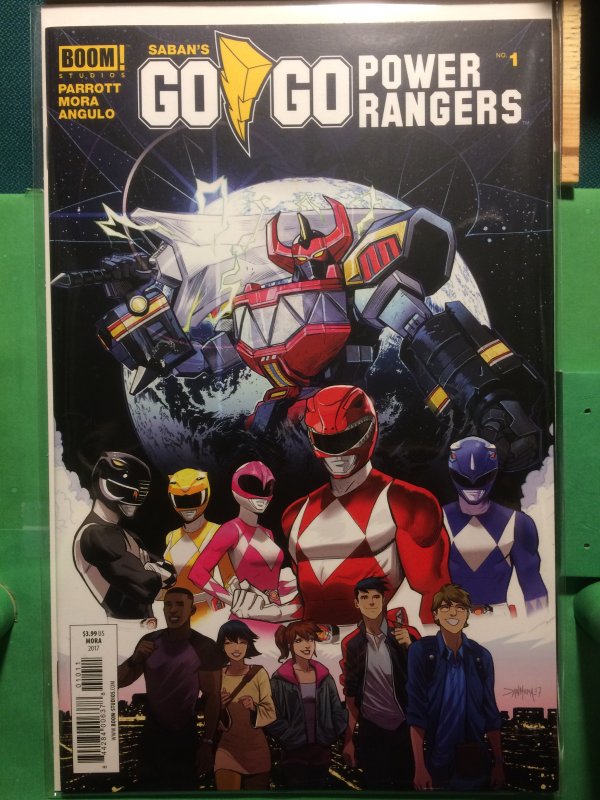 Saban's Go Go Power Rangers #1