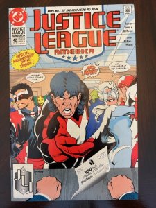 Justice League America #42 (1990) - NM