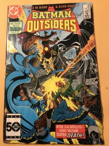 BATMAN and THE OUTSIDERS #22 : DC 6/85 Gd/VG filler; Halo story, Alan Davis art