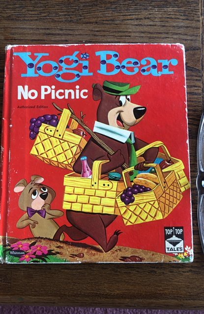 Yogi bear no picnic, 1961,VG,white pages!