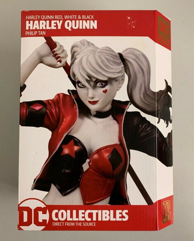 DC Collectibles Harley Quinn Red White & Black Philp Tan Statue 