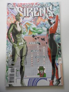 Gotham City Sirens #10 (2010)