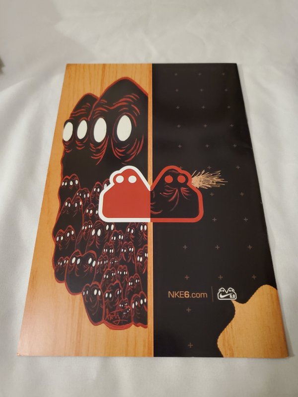 Ultimate Fantastic Four 24 Near Mint- Cover by Greg Land