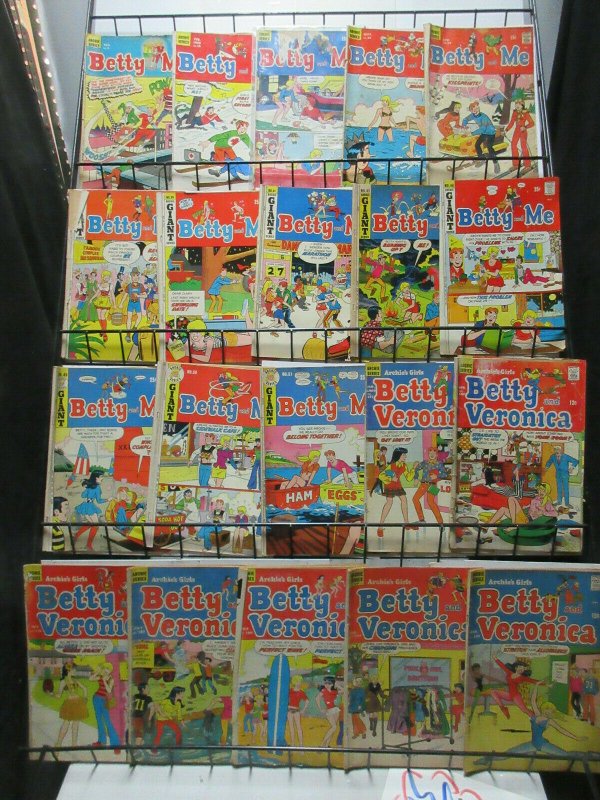 Archie Comics Reader's Lot of 26Diff Feat: Betty and Veronica Babes!