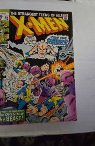 The X-Men #68 (1971) among us stalks the sentinels/origin od the beast