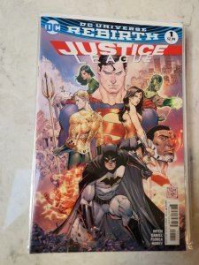 Justice League: The Rebirth Deluxe Edition #1 (2017)