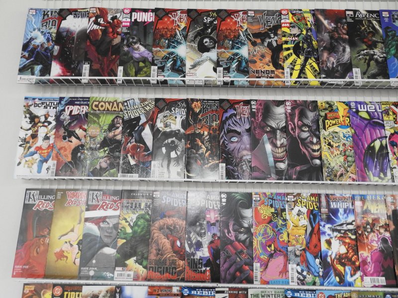 Huge Lot 180+ Comics W/ Venom, Spider-Man, Batman+ Avg VF+ Condition!