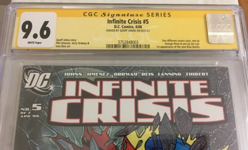 1ST JAIME REYES BLUE BEETLE Infinite Crisis #5 SIGNED Pérez Variant CGC 9.6 NM+