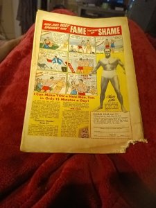 LEV GLEASON CRIME DOES NOT PAY 102 GOLDEN AGE COMIC 1952 B FUJE PAINTED COVER
