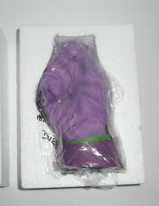 Joker Calling Card Life Size Hand Statue 2017 Cryptozoic Entertainment Ltd Ed