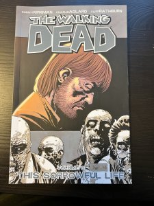 The Walking Dead V6:This Sorrowful Life (TPB)