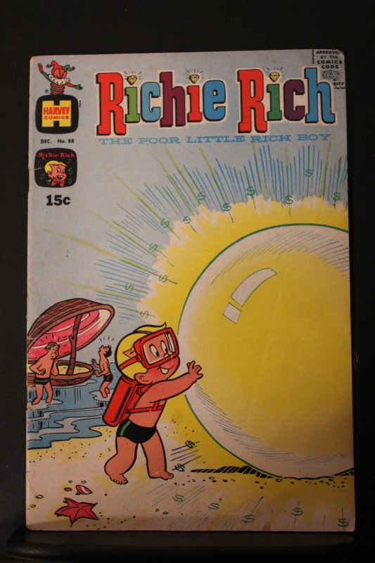 Richie Rich #88 (1969) Mid-High-Grade FN+ Giant Pearl At Beach Cover Wow!