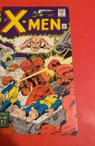 The X-Men #15 (1965)Kirby vs the sentinels mid upper graded