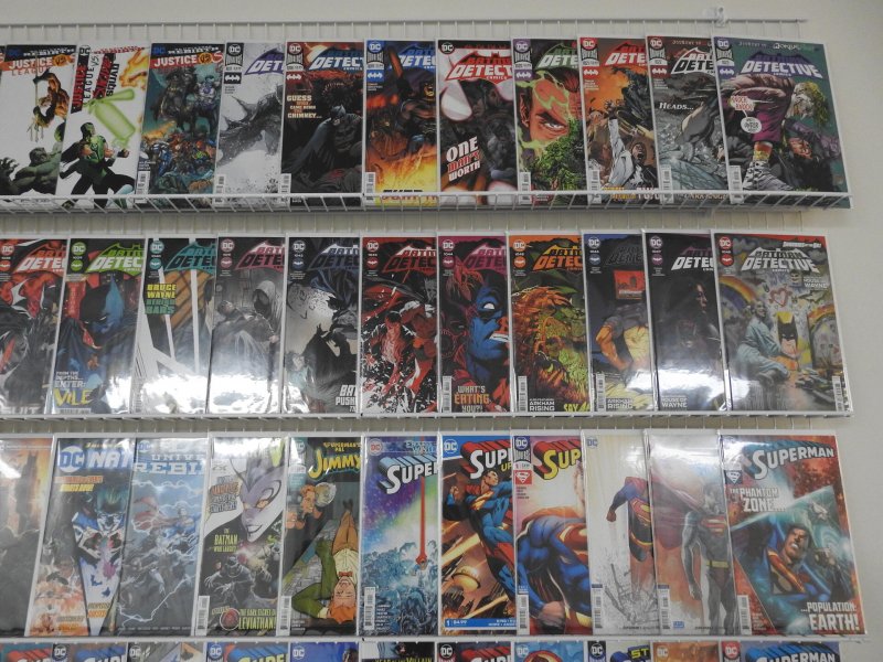 Huge Lot 120+ Comics W/ Detective Comics, Superman, +More! Avg VF/NM Condition!