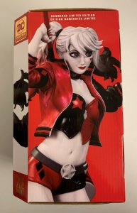 DC Collectibles Harley Quinn Red White & Black Philp Tan Statue 