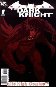 BATMAN: THE DARK KNIGHT   (2011 Series) #1 VARIANT Near Mint Comics Book