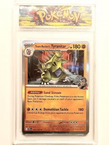 TEAM ROCKETS TYRANITAR HOLO | DESTINED RIVALS #096/182 | ENCAPSULATED