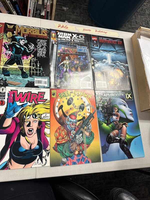 Lot of 10 Comic Lot (see pictures) 226-17