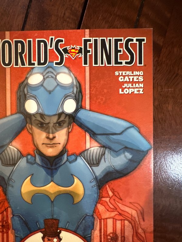 World's Finest #1 Cover B (2009)