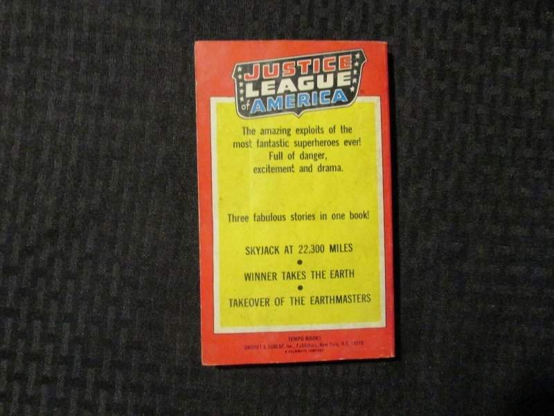 1977 JUSTICE LEAGUE OF AMERICA Tempo Paperback VG 4.0 Batman Superman