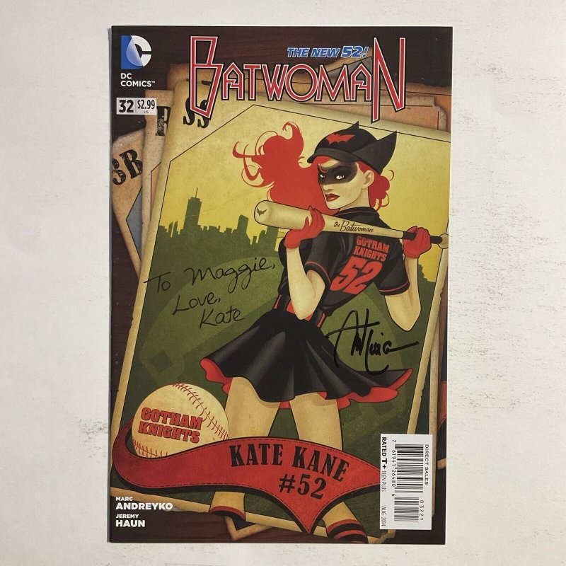 Batwoman 32 New 52 2014 Signed by Ant Lucia Bombshells DC Comics NM near mint