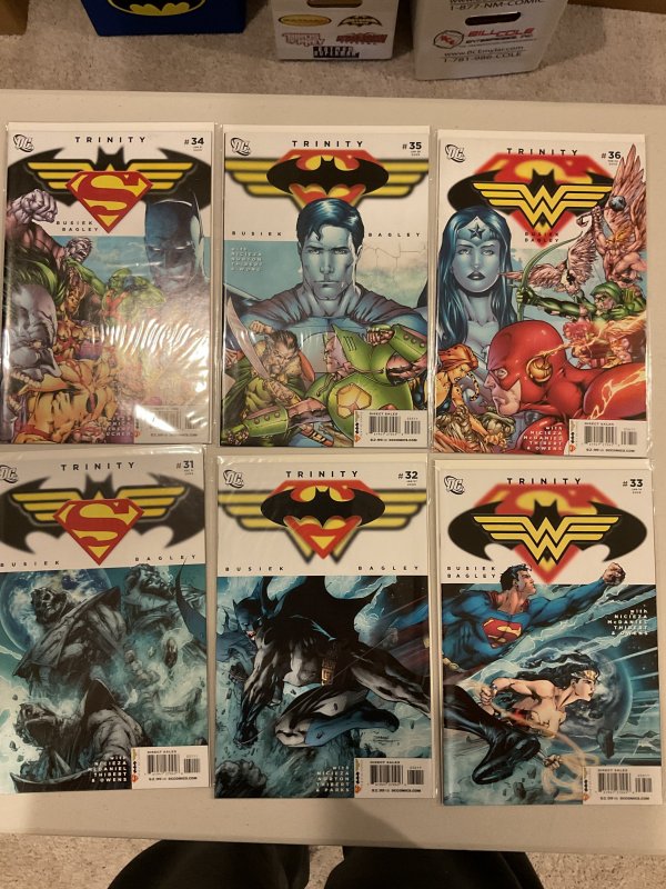 Trinity Complete Set 1-52  2008-09  Busiek!  Bagley!  All Triptych Covers!