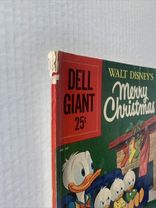 Walt Disney’s Merry Christmas #39 Dell Giant 