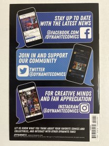 Vampirella #22 NM- 9.2 Dynamite 2021 Cosplay Cover