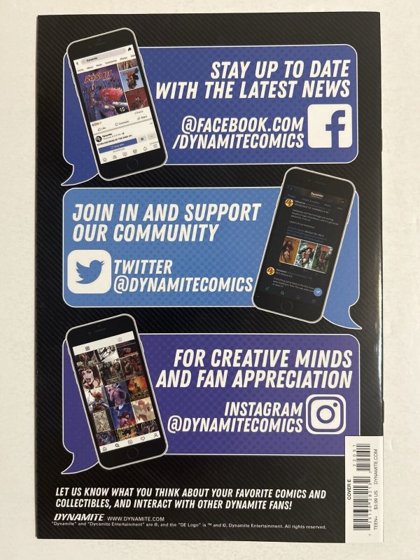 Vampirella #22 NM- 9.2 Dynamite 2021 Cosplay Cover