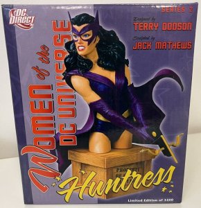 DC Direct Women Of The DC Universe Series 2 Huntress Bust Statue NIB