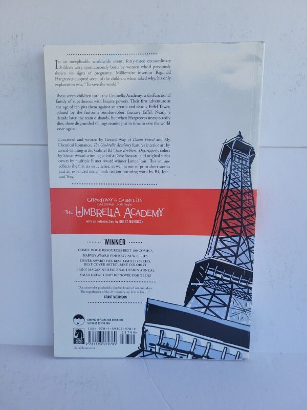 Umbrella Academy Ser.: The Umbrella Academy : Apocalypse Suite by Gerard Way... 