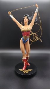 DC Designer Series Wonder Woman Statue Adam Hughes Limited Edition 2128/5000