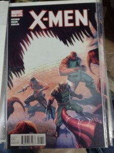 X MEN # 17  2011, Marvel  FANTASTIC FOUR BERMUDA TRIANGLE MOLINA VARIANT