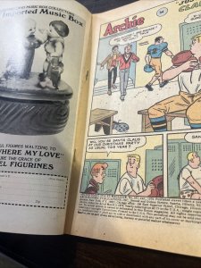 Archie Giant Series: Archie’s Christmas Stocking #167