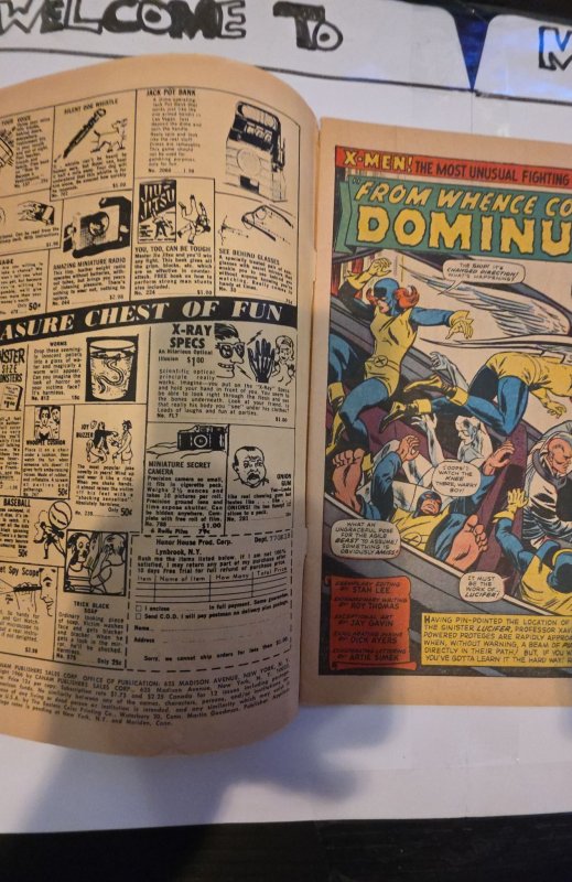 The X-Men #21 (1966)from whence come Dominus small cover chip/1/2 inch split