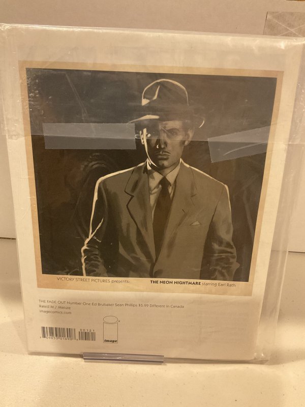 Fade Out #1 Movie Magazine Sized Variant  2014  VF  Brubaker! Phillips!