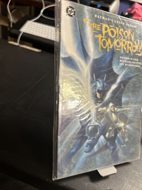 DC ORIGINAL 1992 GRAPHIC NOVEL COMIC BOOK BATMAN THE POISON TOMORROW