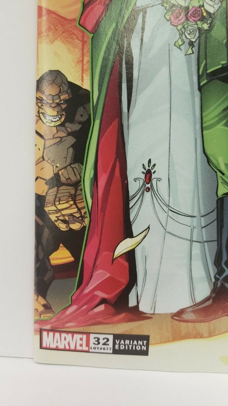 Fantastic Four #32 1:25 Schiti Wraparound Incentive Variant 2021 Marvel Comics