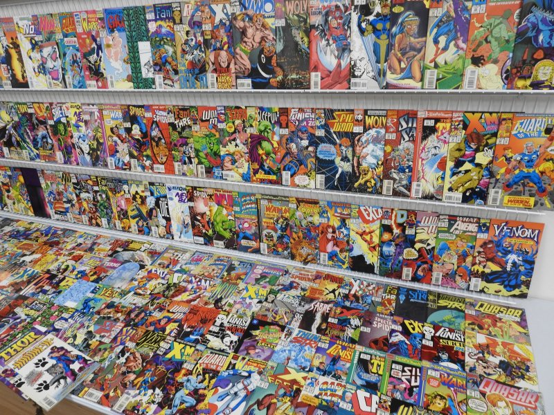 Huge Lot 190+ Comics W/ X-Men, Avengers, Venom, +More! Avg VF- Condition!