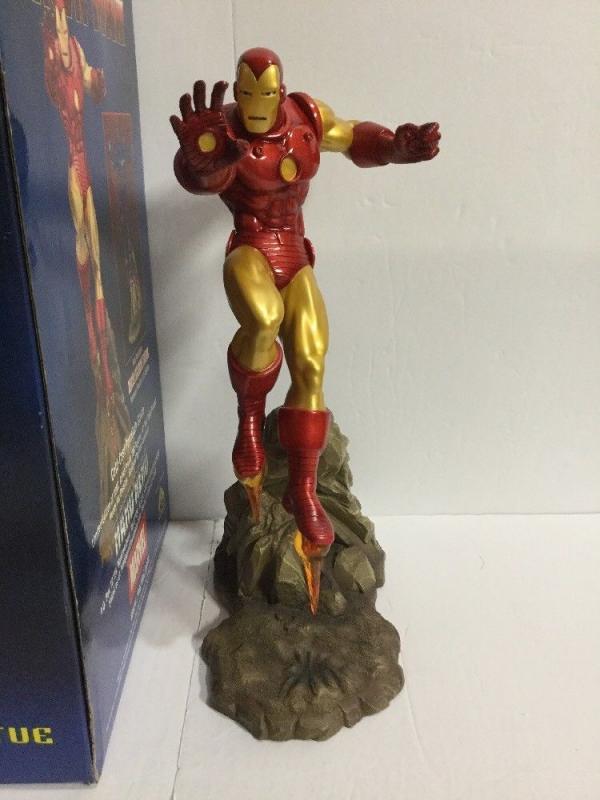 The Invicible Iron Man Cold Cast Porcelain Statue Lucky Group 174/1000