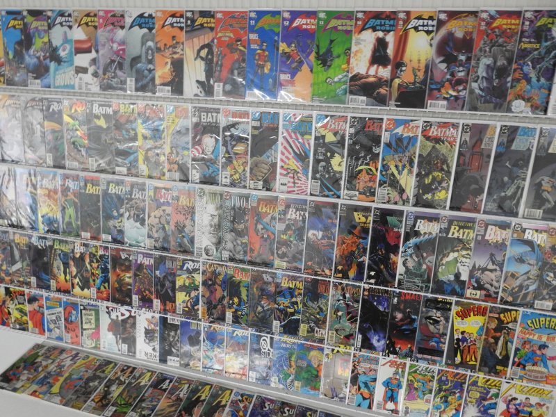 Huge Lot 140+ Comics W/ Batman + Robin, Batman, Superman+ Avg VF-NM Condition!