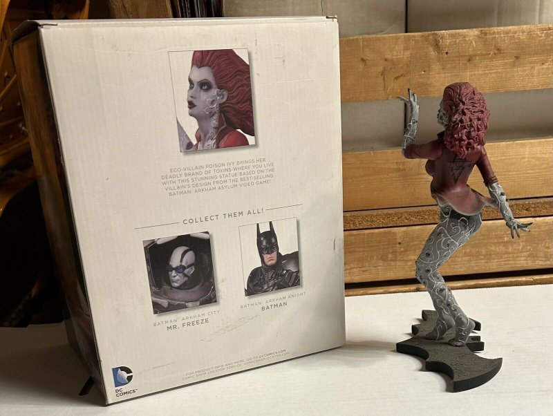 Poison Ivy Batman Arkham Asylum DC Collectibles Cold-Cast Porcelain Statue